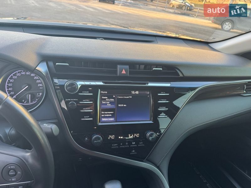 Седан Toyota Camry 2020 в Виннице
