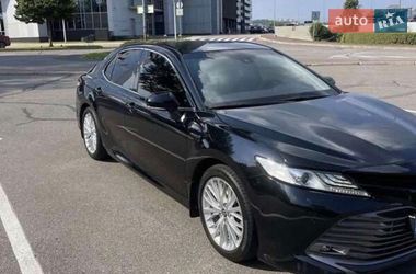 Седан Toyota Camry 2020 в Киеве