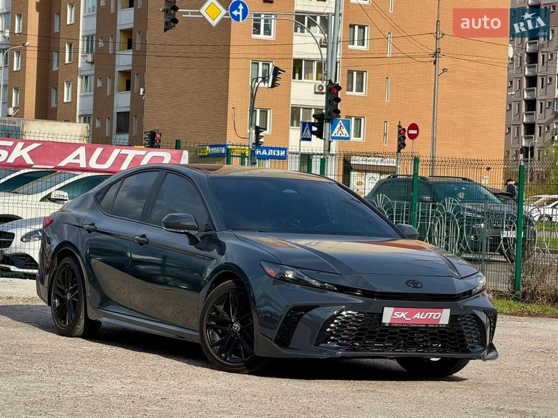 Седан Toyota Camry 2024 в Киеве