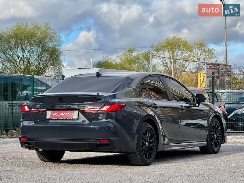 Седан Toyota Camry 2024 в Киеве