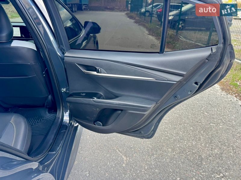 Седан Toyota Camry 2024 в Киеве