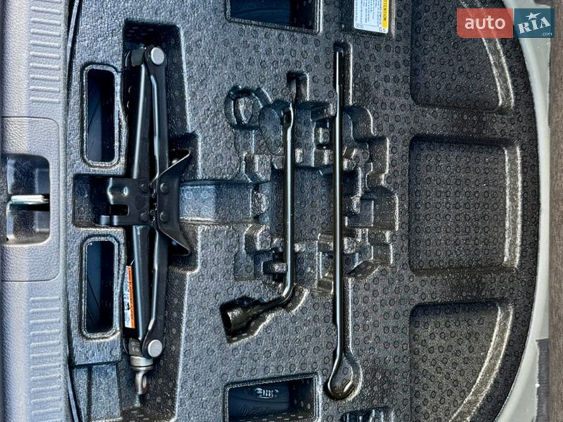 Седан Toyota Camry 2024 в Киеве