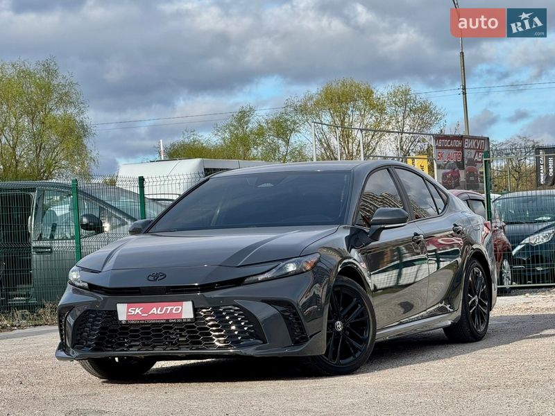 Седан Toyota Camry 2024 в Киеве