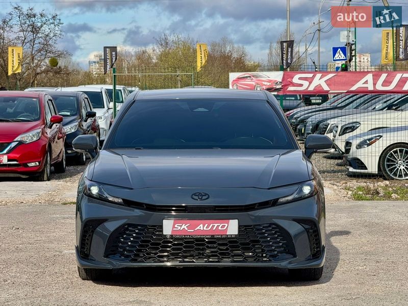 Седан Toyota Camry 2024 в Киеве