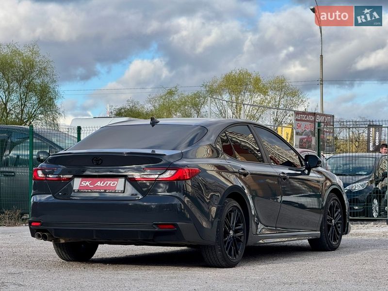 Седан Toyota Camry 2024 в Киеве