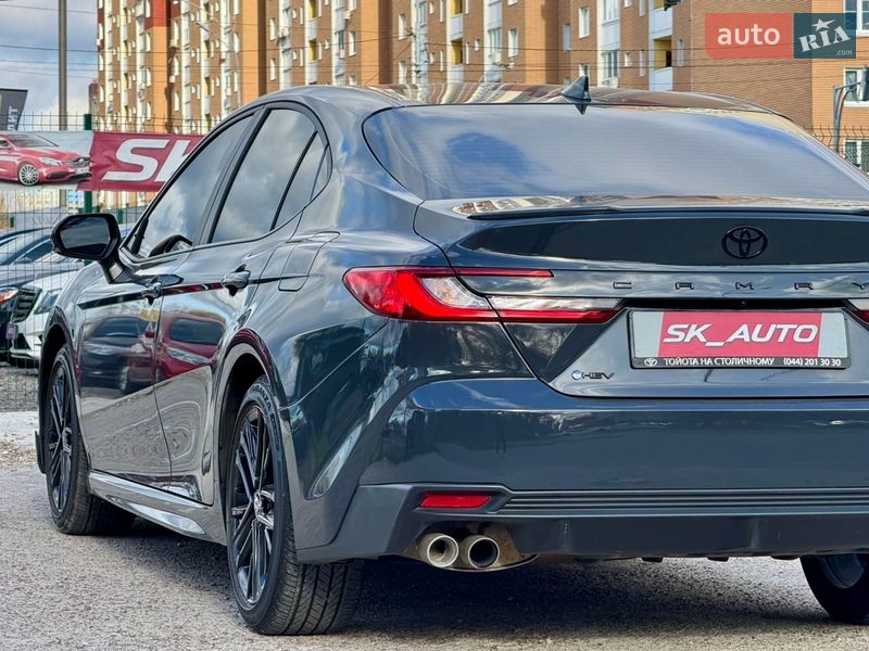 Седан Toyota Camry 2024 в Киеве