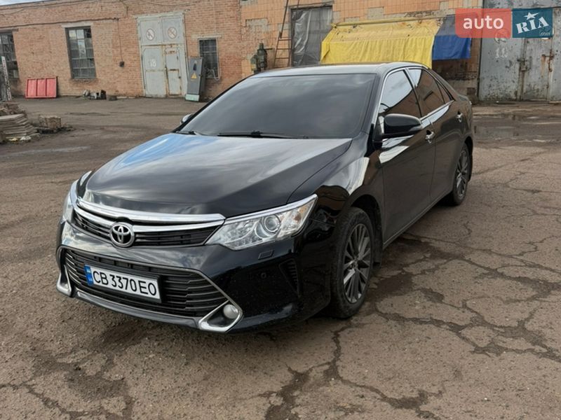 Седан Toyota Camry 2017 в Прилуках