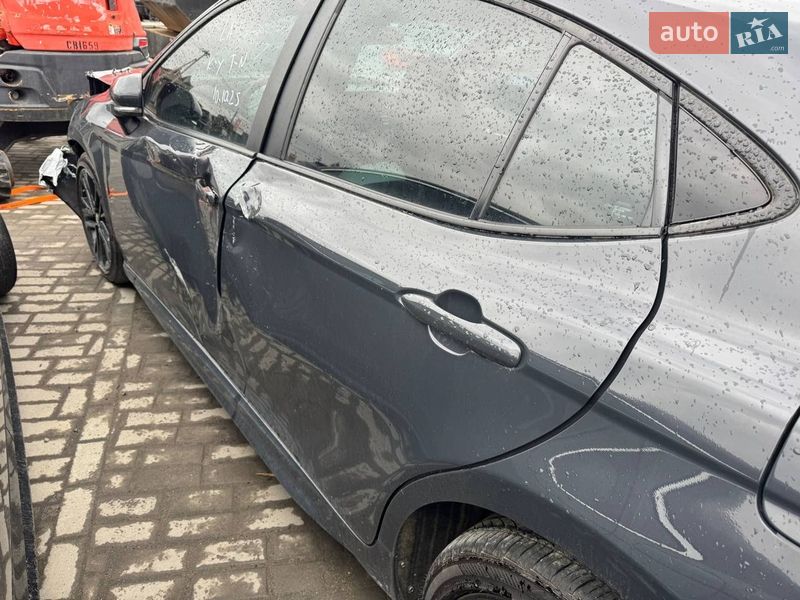 Седан Toyota Camry 2024 в Львові