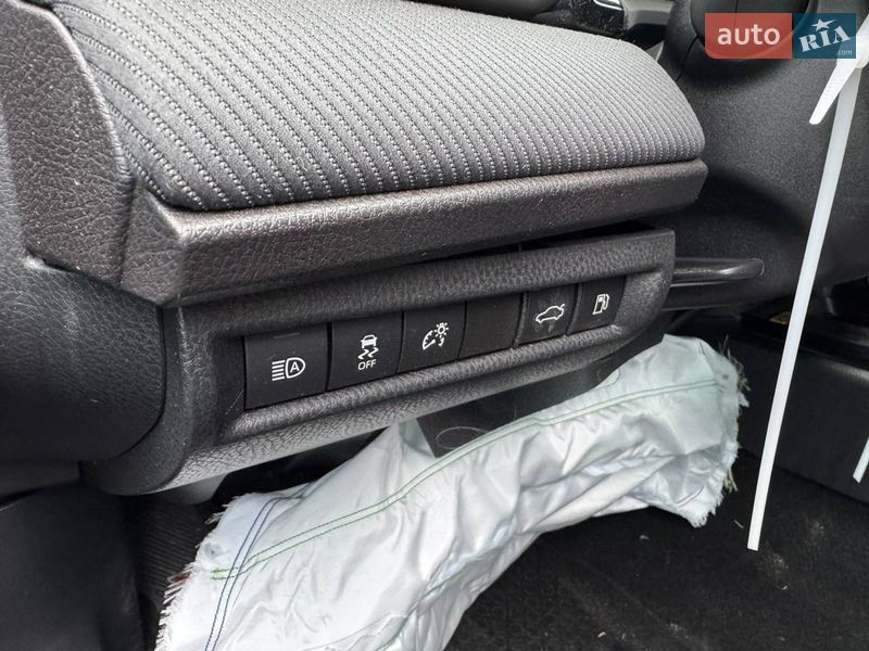 Седан Toyota Camry 2024 в Львові