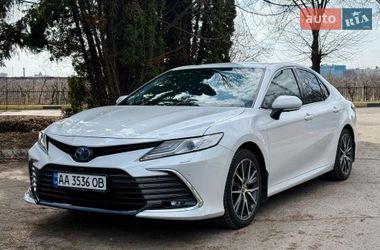 Седан Toyota Camry 2021 в Киеве