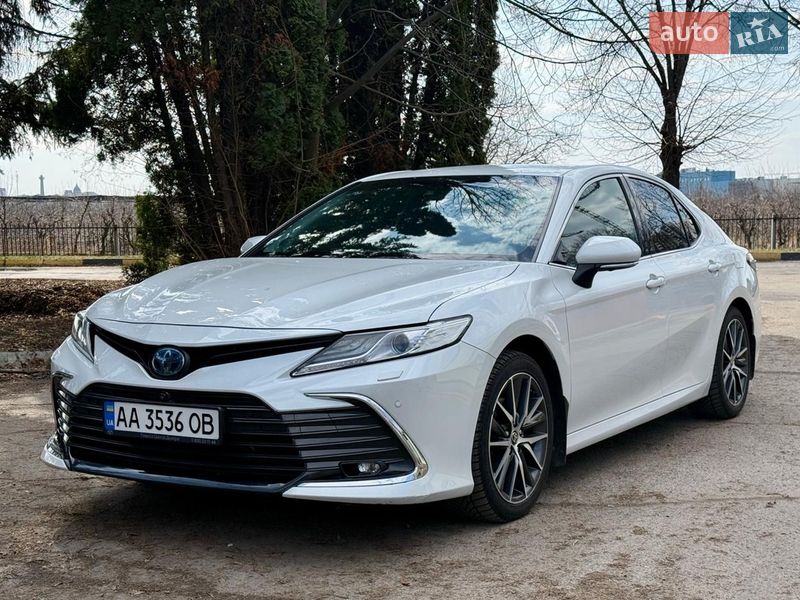 Toyota Camry 2021