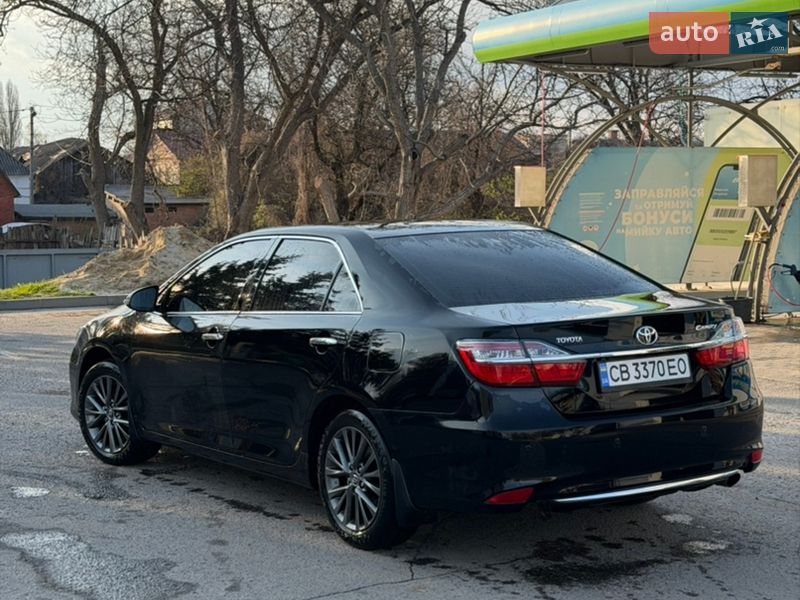 Седан Toyota Camry 2017 в Прилуках