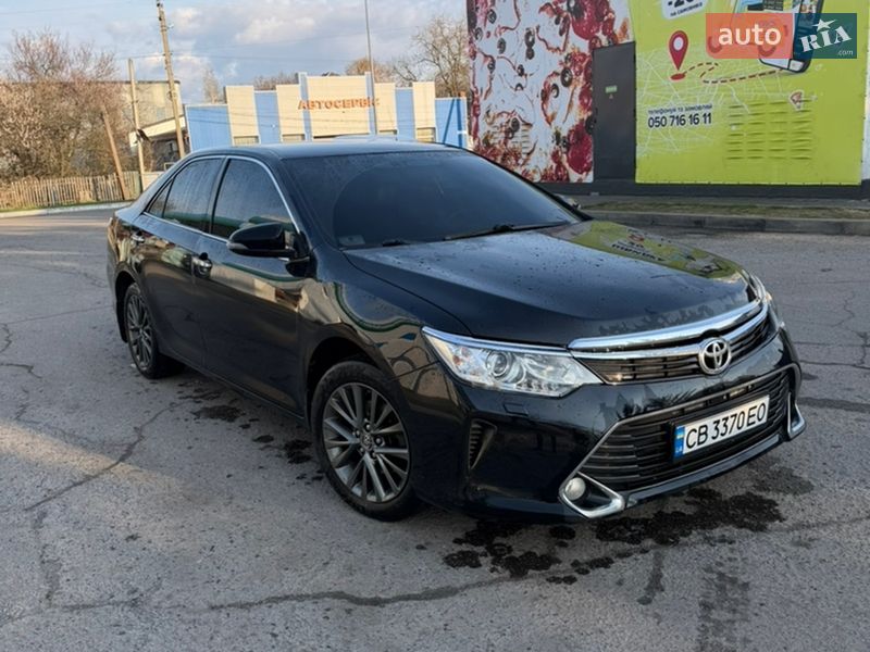 Седан Toyota Camry 2017 в Прилуках