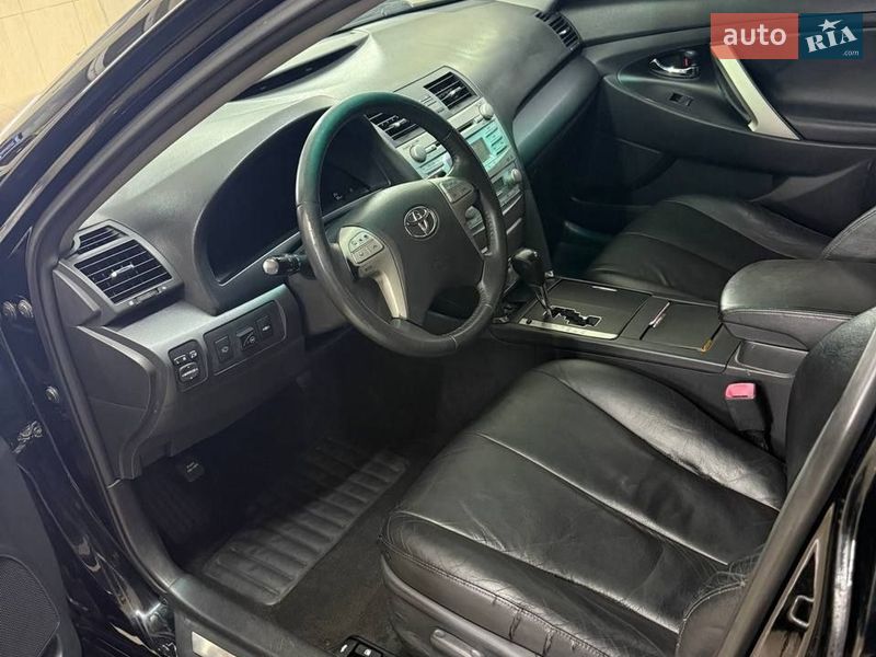 Седан Toyota Camry 2007 в Днепре