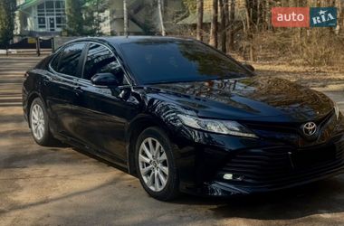 Седан Toyota Camry 2019 в Житомирі