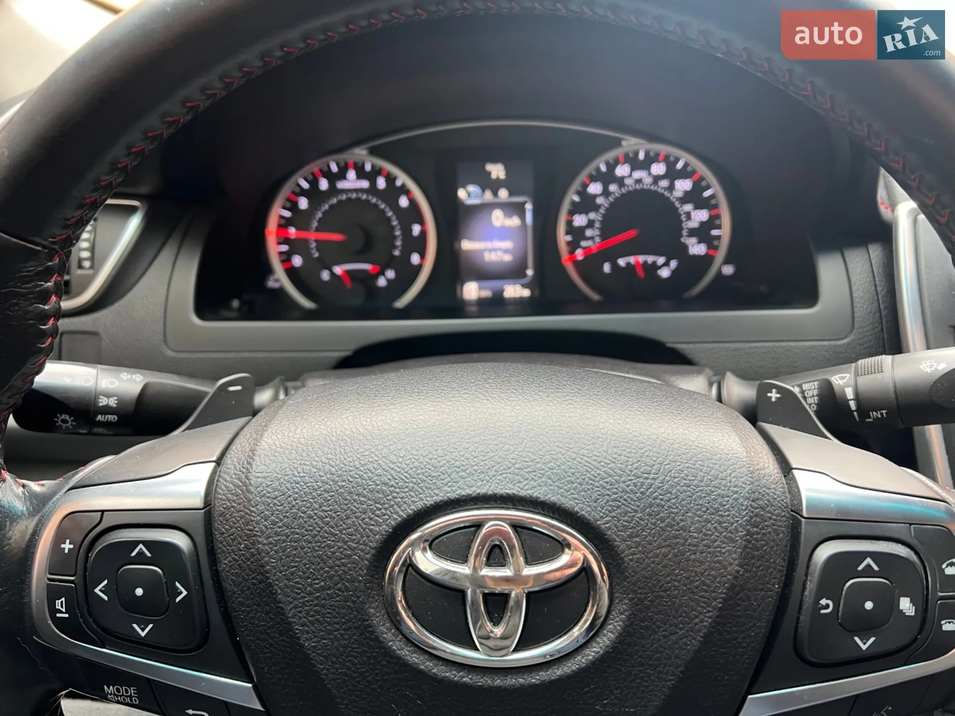 2016 Toyota Camry - мініатюра 17