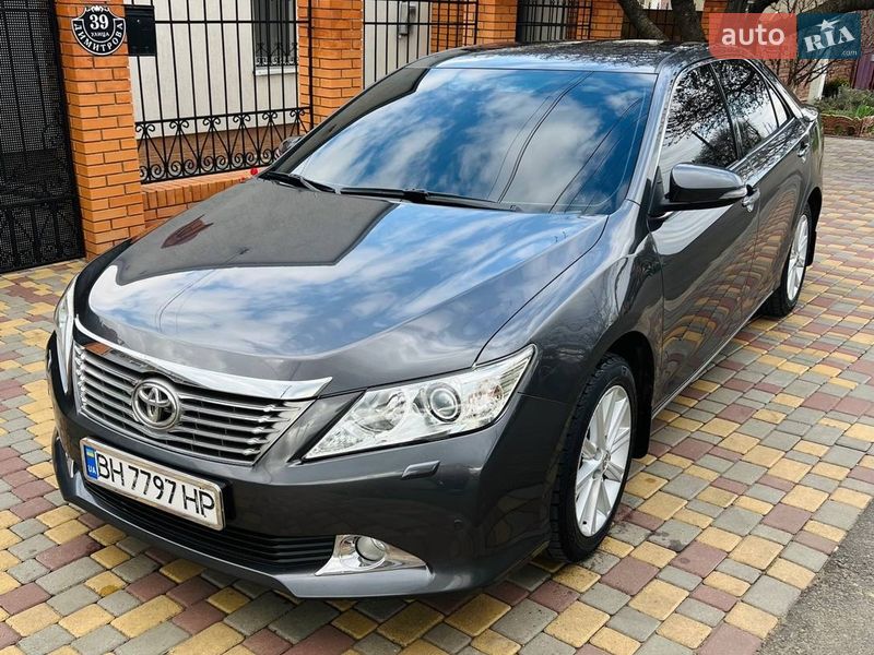 Седан Toyota Camry 2014 в Раздельной