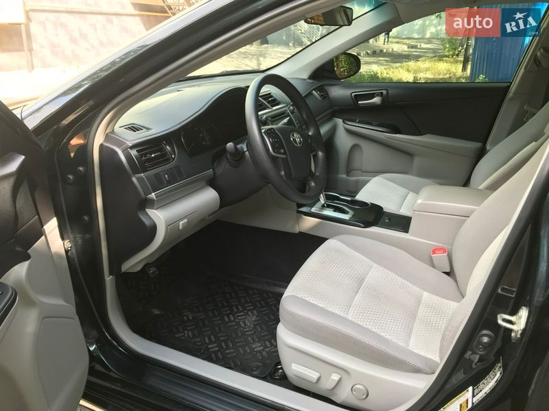 Седан Toyota Camry 2014 в Запорожье