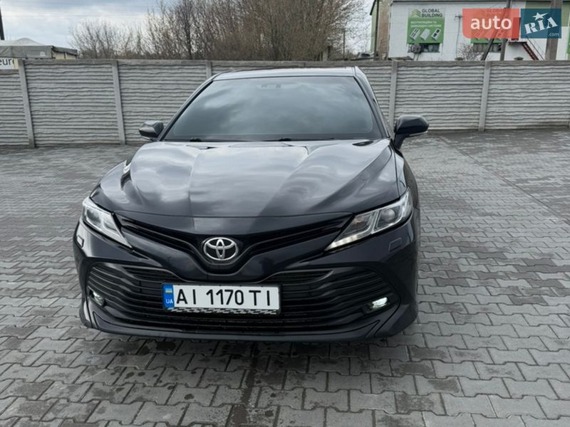 Седан Toyota Camry 2018 в Таращі