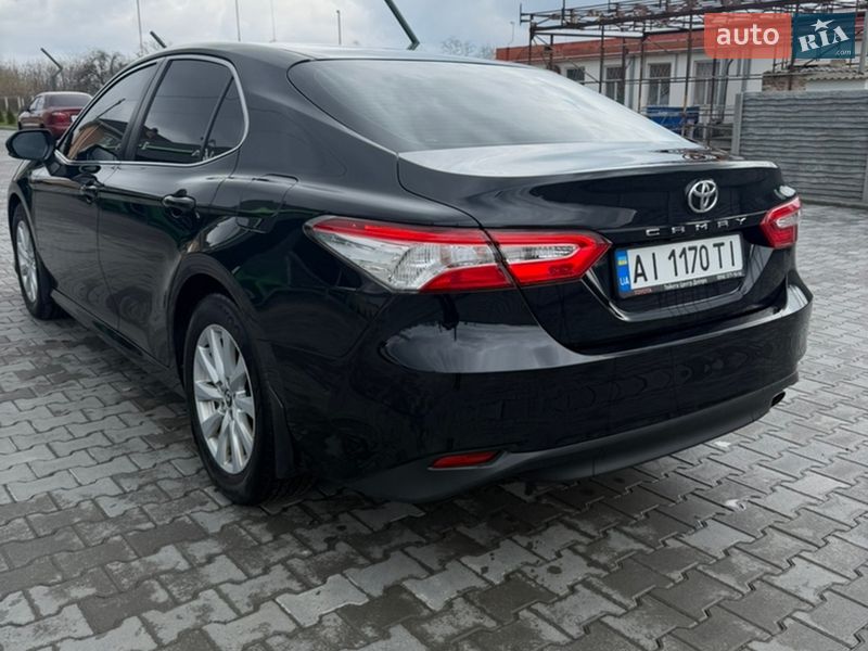 Седан Toyota Camry 2018 в Таращі