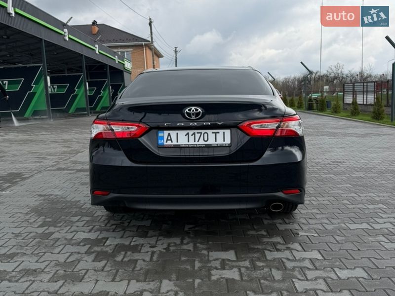 Седан Toyota Camry 2018 в Таращі