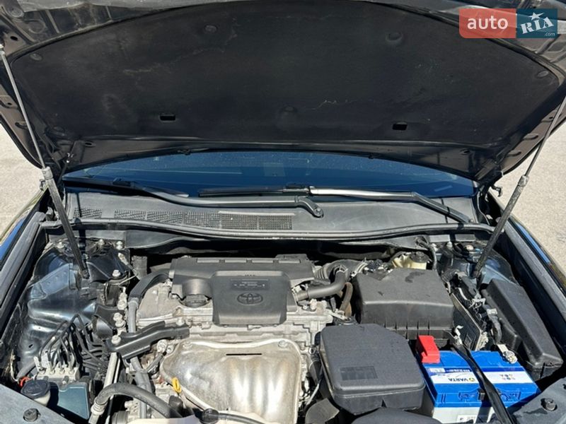 Седан Toyota Camry 2014 в Днепре