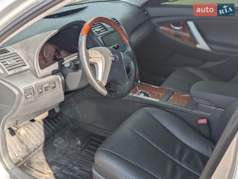 Седан Toyota Camry 2007 в Києві