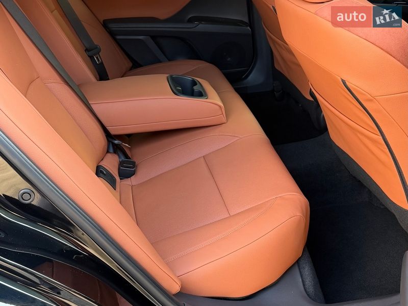 Седан Toyota Camry 2024 в Киеве фото 20 Седан Toyota Camry 2024 в Киеве