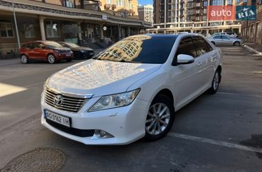 Седан Toyota Camry 2012 в Києві