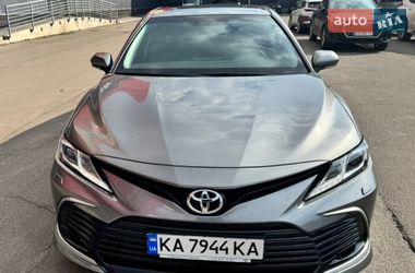 Седан Toyota Camry 2022 в Киеве