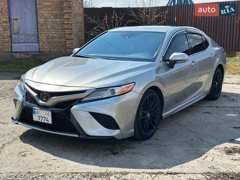 Седан Toyota Camry 2019 в Ржищеві