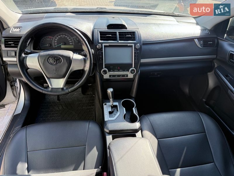 Седан Toyota Camry 2014 в Киеве