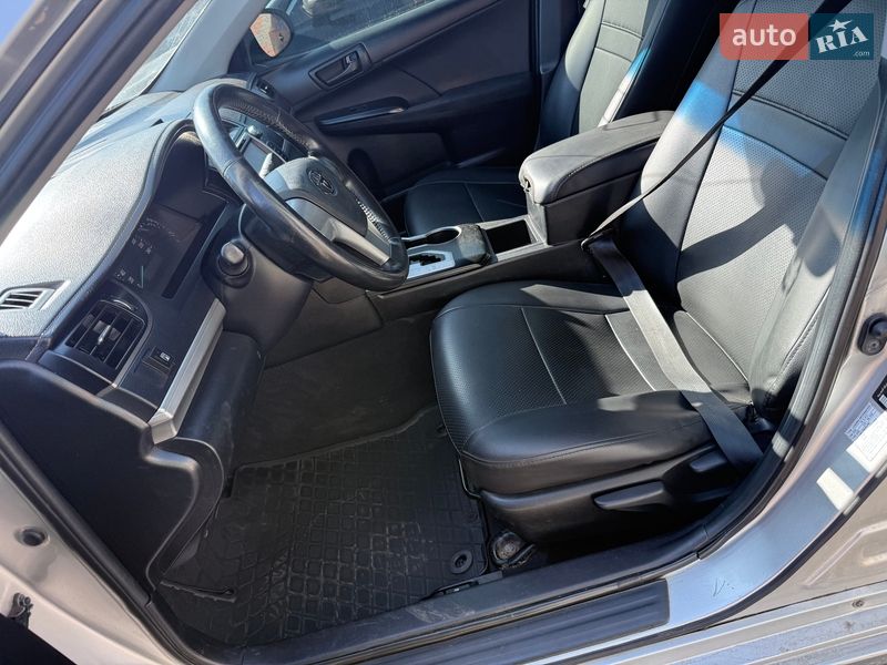 Седан Toyota Camry 2014 в Киеве