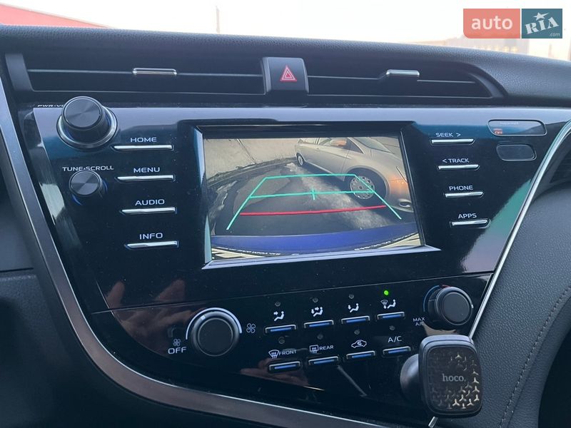 Седан Toyota Camry 2017 в Киеве