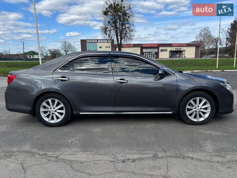 Седан Toyota Camry 2011 в Гадяче