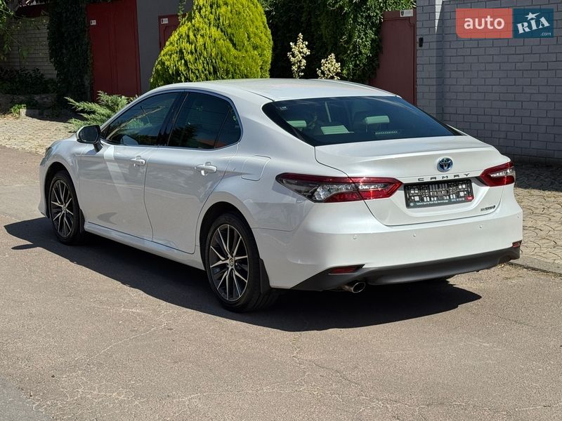 Седан Toyota Camry 2021 в Одессе