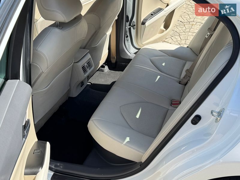 Седан Toyota Camry 2021 в Одессе