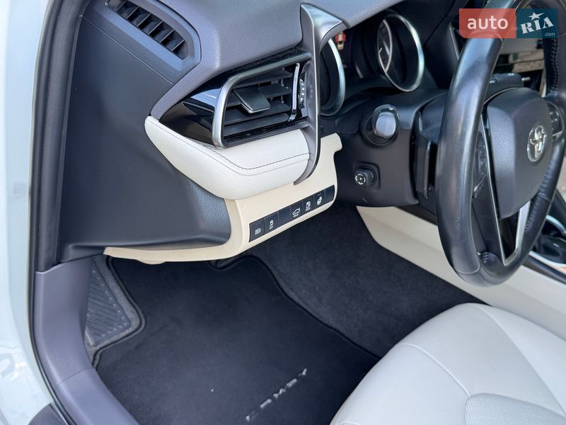 Седан Toyota Camry 2021 в Одессе