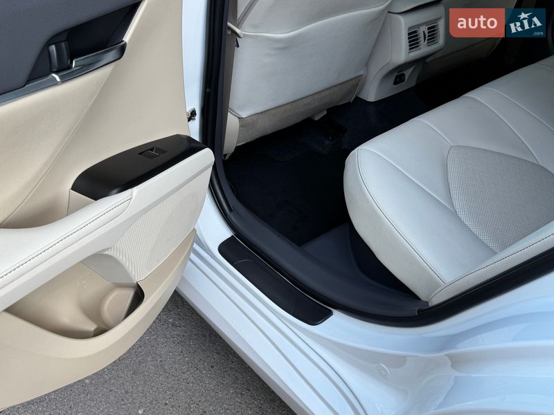 Седан Toyota Camry 2021 в Одессе