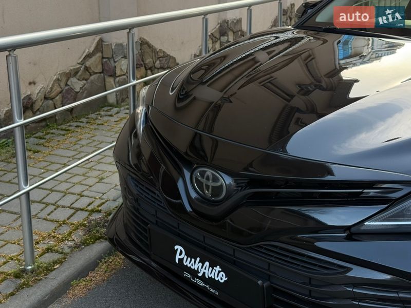 Седан Toyota Camry 2017 в Одессе