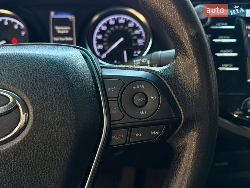 Седан Toyota Camry 2017 в Одессе