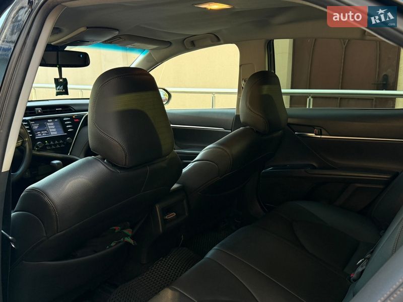 Седан Toyota Camry 2017 в Одессе