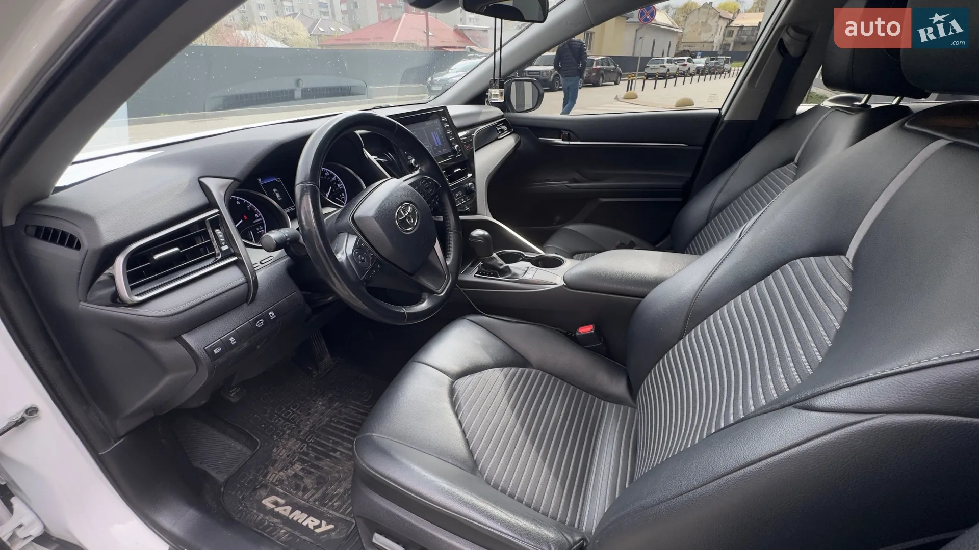 2022 Toyota Camry - мініатюра 17
