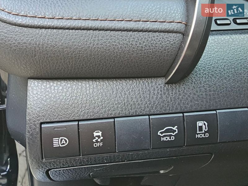 Седан Toyota Camry 2019 в Киеве фото 22 Седан Toyota Camry 2019 в Киеве