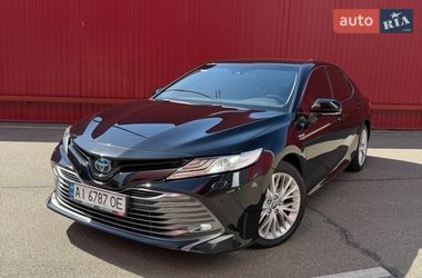 Седан Toyota Camry 2020 в Киеве