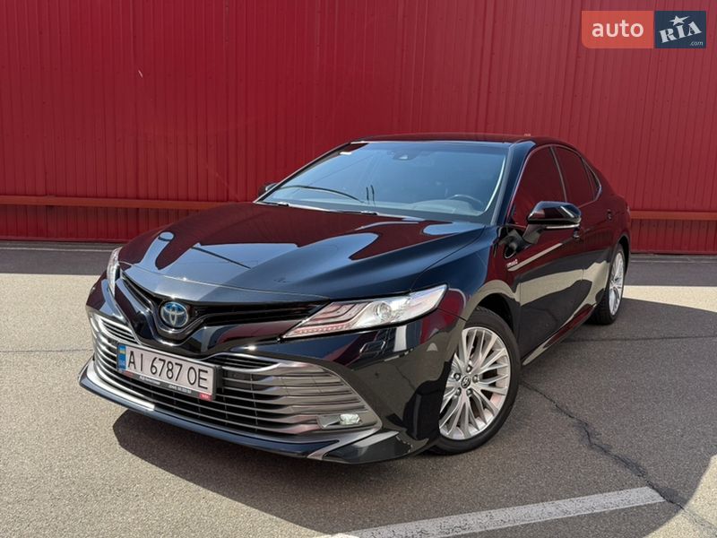 Седан Toyota Camry 2020 в Киеве