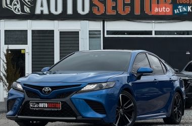 Седан Toyota Camry 2018 в Харькове