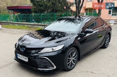 Седан Toyota Camry 2023 в Киеве