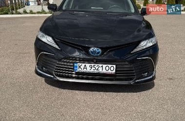 Седан Toyota Camry 2022 в Киеве