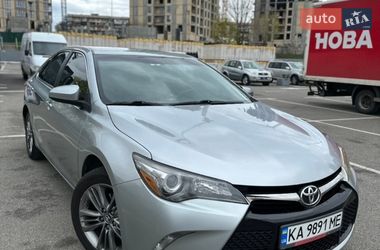 Седан Toyota Camry 2016 в Києві